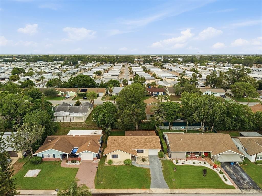 12219 Quail Run Row Hudson, FL 34667 - Thumbnail 3