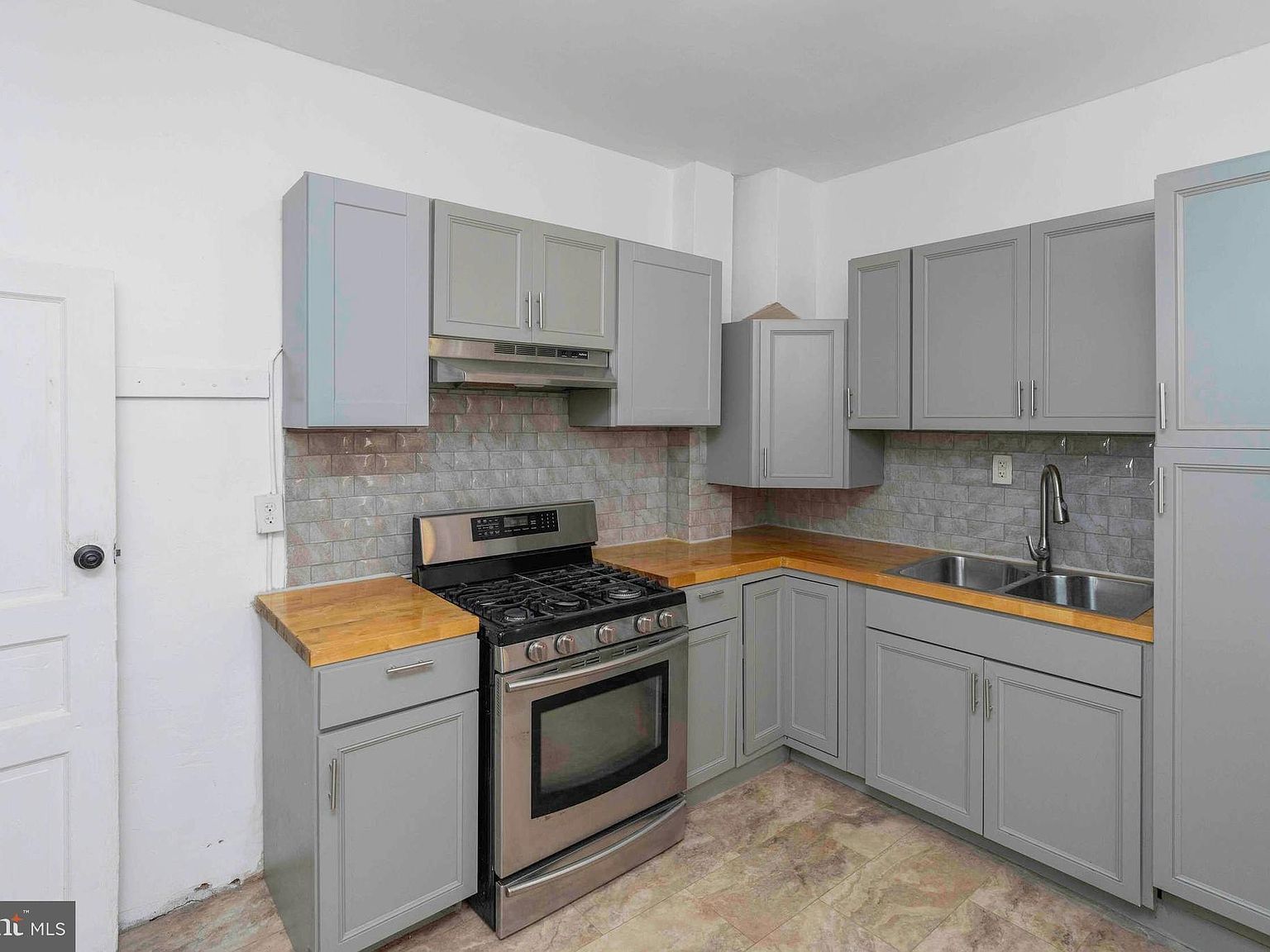 244 N Felton St Philadelphia, PA 19139 - Thumbnail 3