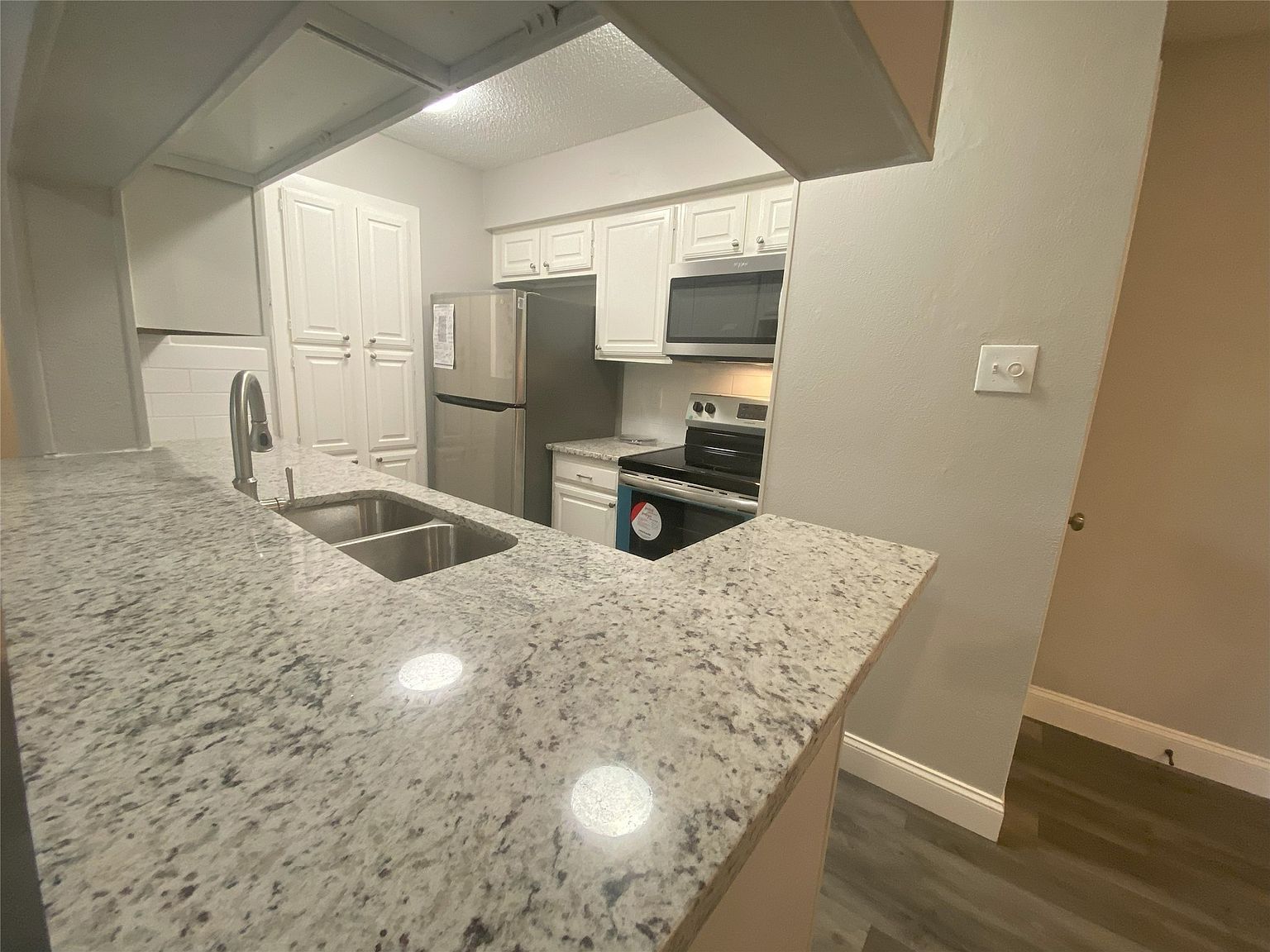 1310 Harwell Dr APT 4721 Arlington, TX 76011 - Thumbnail 3