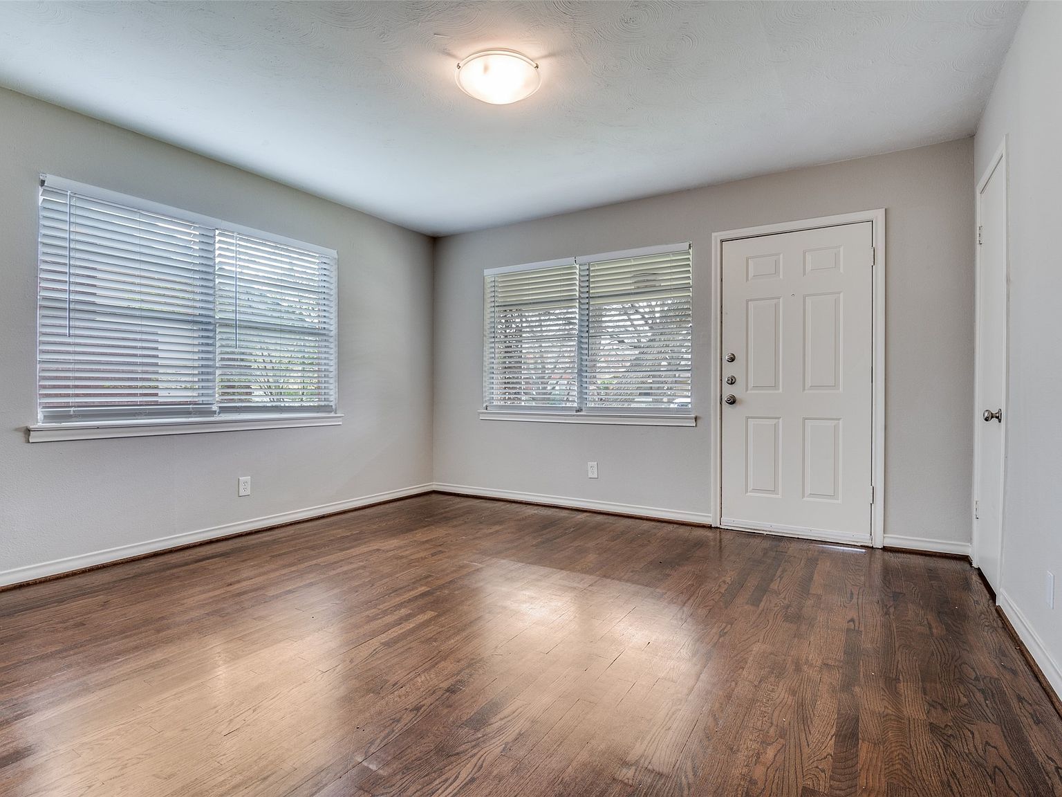 1315 Kings Hwy Dallas, TX 75208 - Thumbnail 3