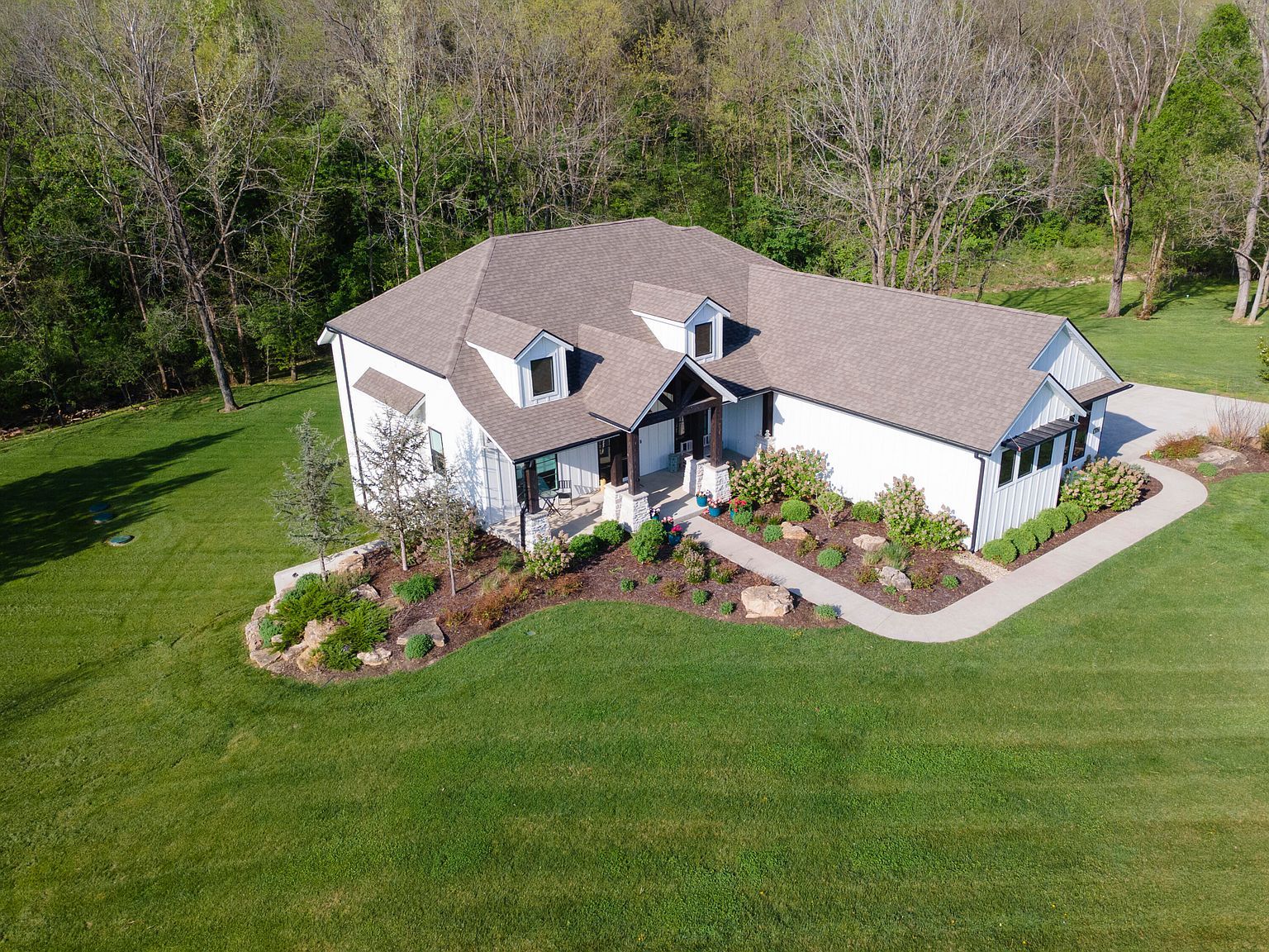 1570 W Woodie Proctor Rd Columbia, MO 65203 - Thumbnail 3