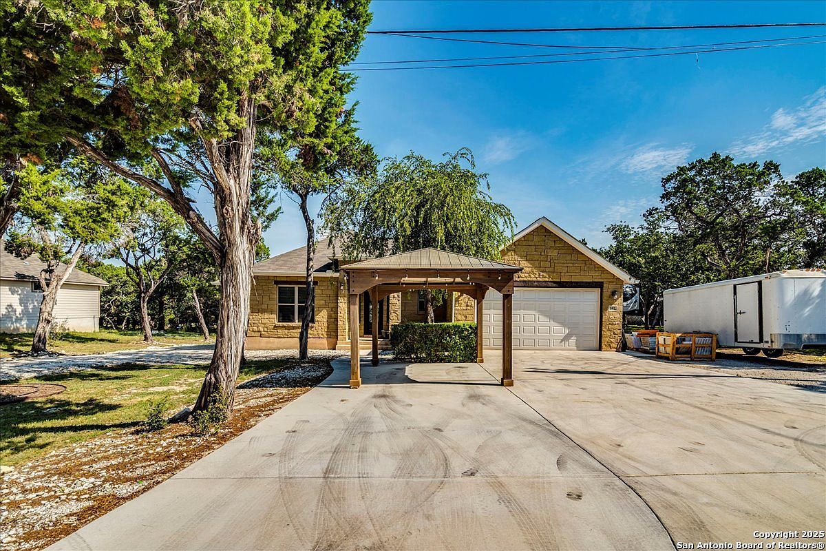 267 Eagle Rock Rd Spring Branch, TX 78070 - Thumbnail 3