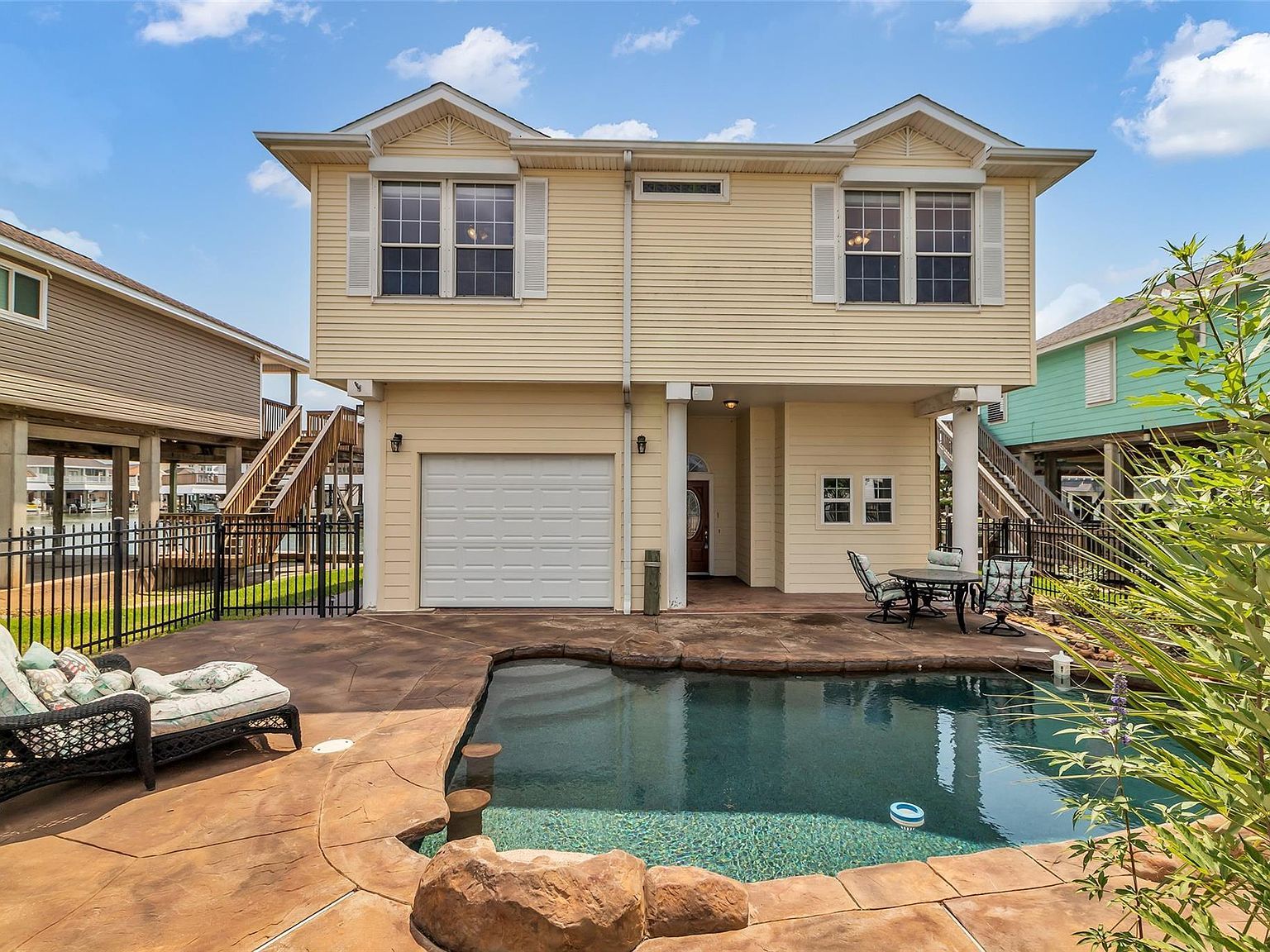 1323 Wahini St Tiki Island, TX 77554 - Thumbnail 3