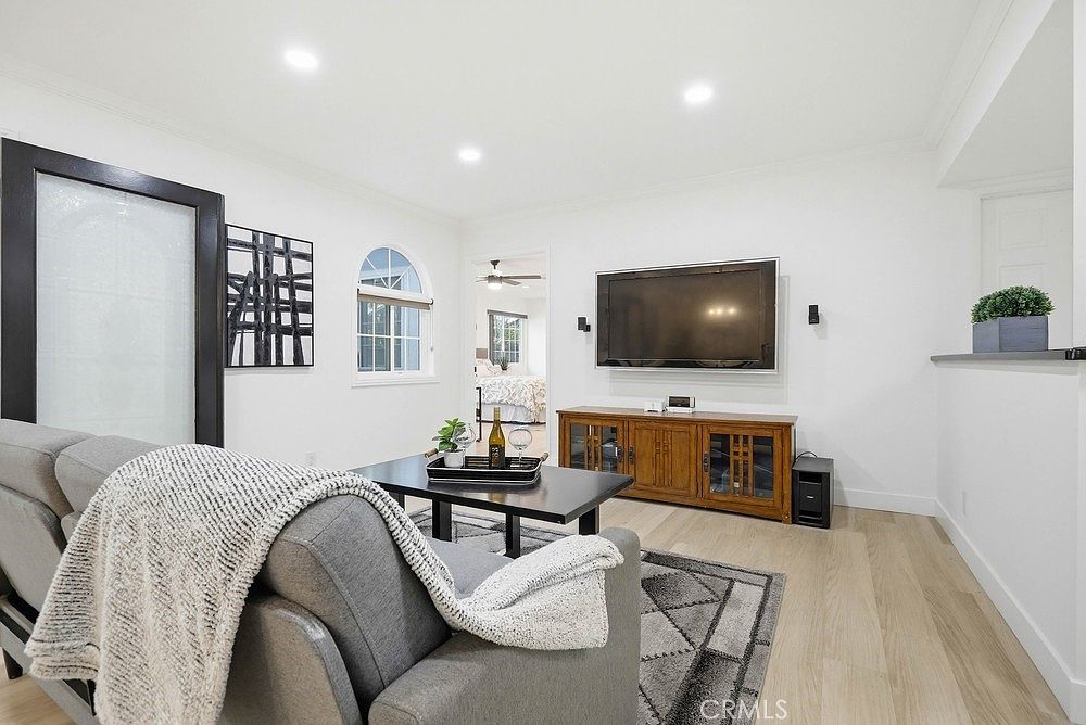 10232 Hialeah Dr Cypress, CA 90630 - Thumbnail 3