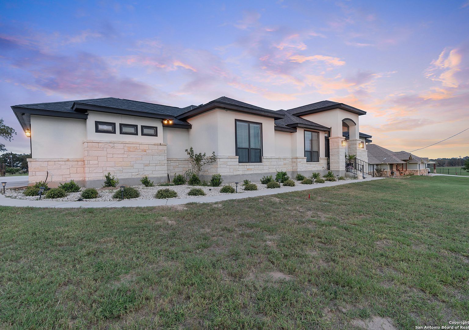 300 Abrego Lake Dr Floresville, TX 78114 - Thumbnail 3