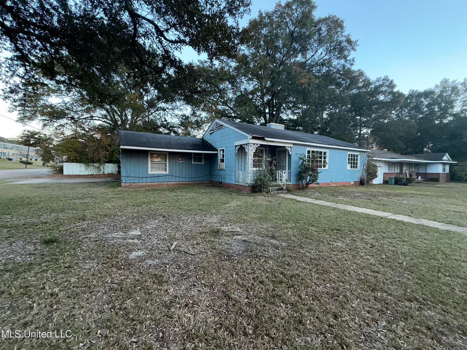 1004 Voorhees Ave Jackson, MS 39209 - Thumbnail 3