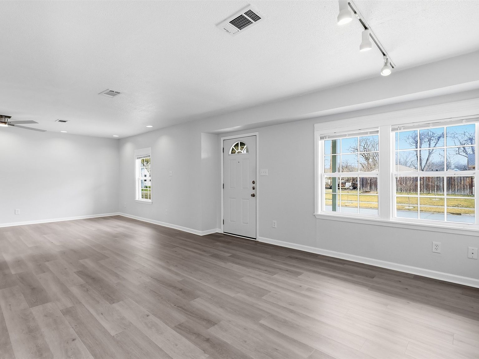 1320 Dale Dr Garland, TX 75041 - Thumbnail 3