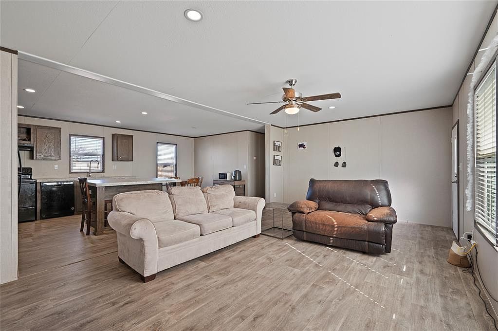 12201 Meadowlake Ct Guthrie, OK 73044 - Thumbnail 3