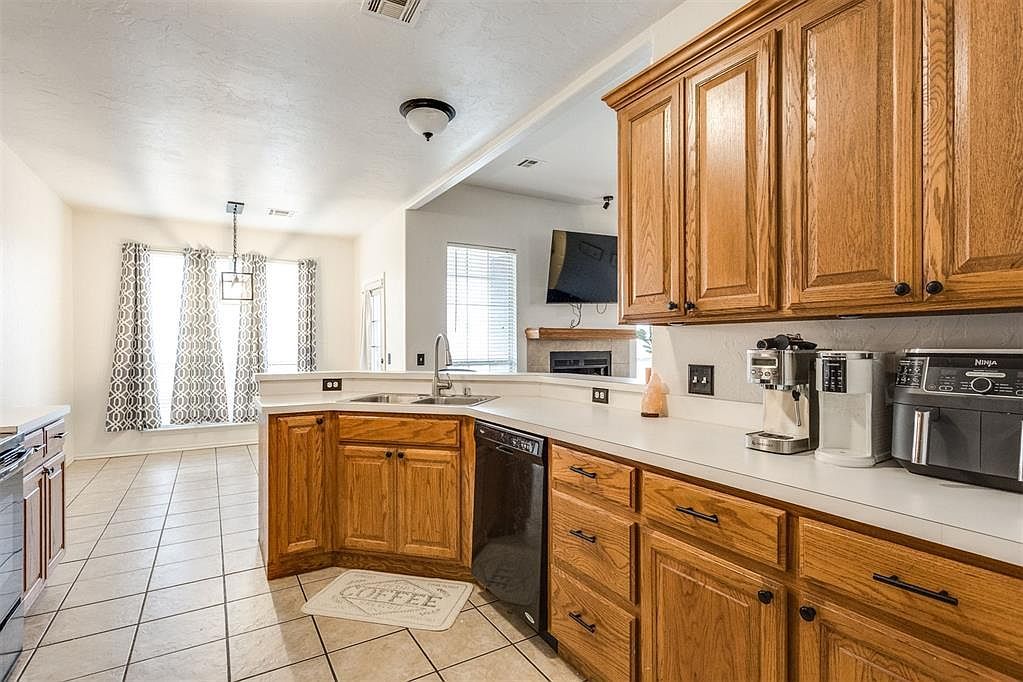 4904 Sunny Ct Oklahoma City, OK 73135 - Thumbnail 3