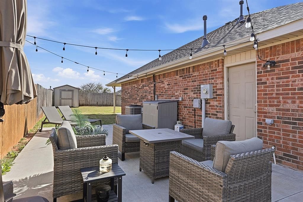 708 E Forest Court Ln Mustang, OK 73064 - Thumbnail 3