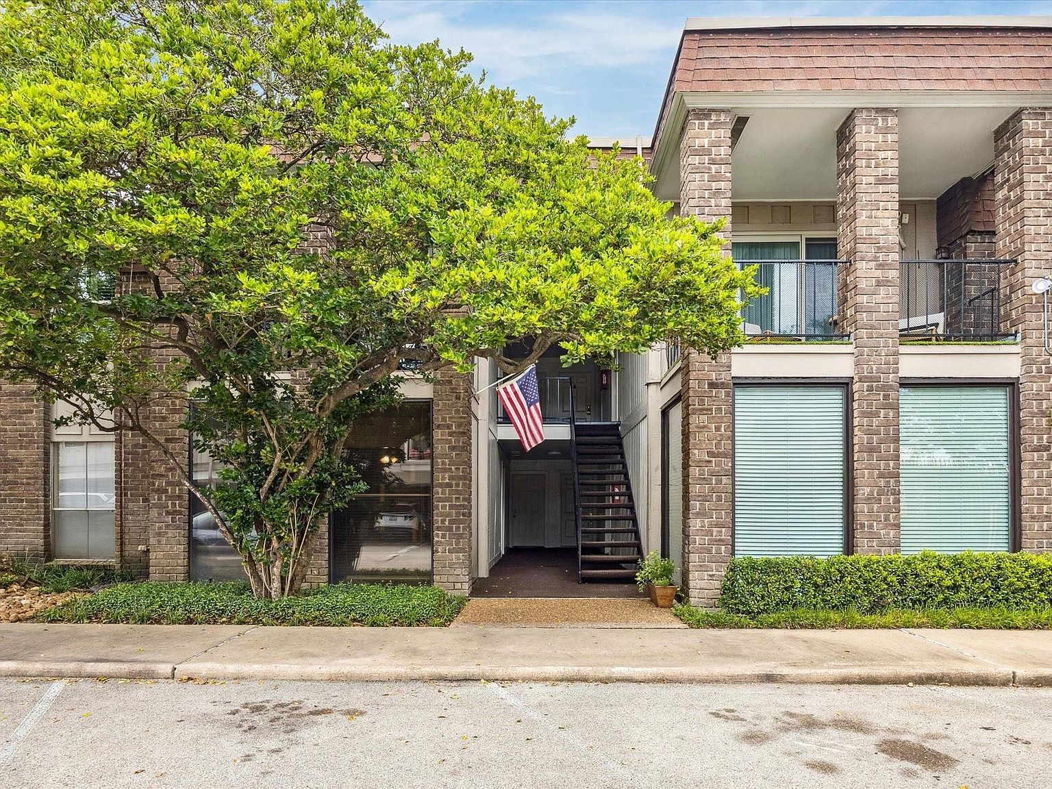 7575 Katy Fwy APT 4 Houston, TX 77024 - Thumbnail 3