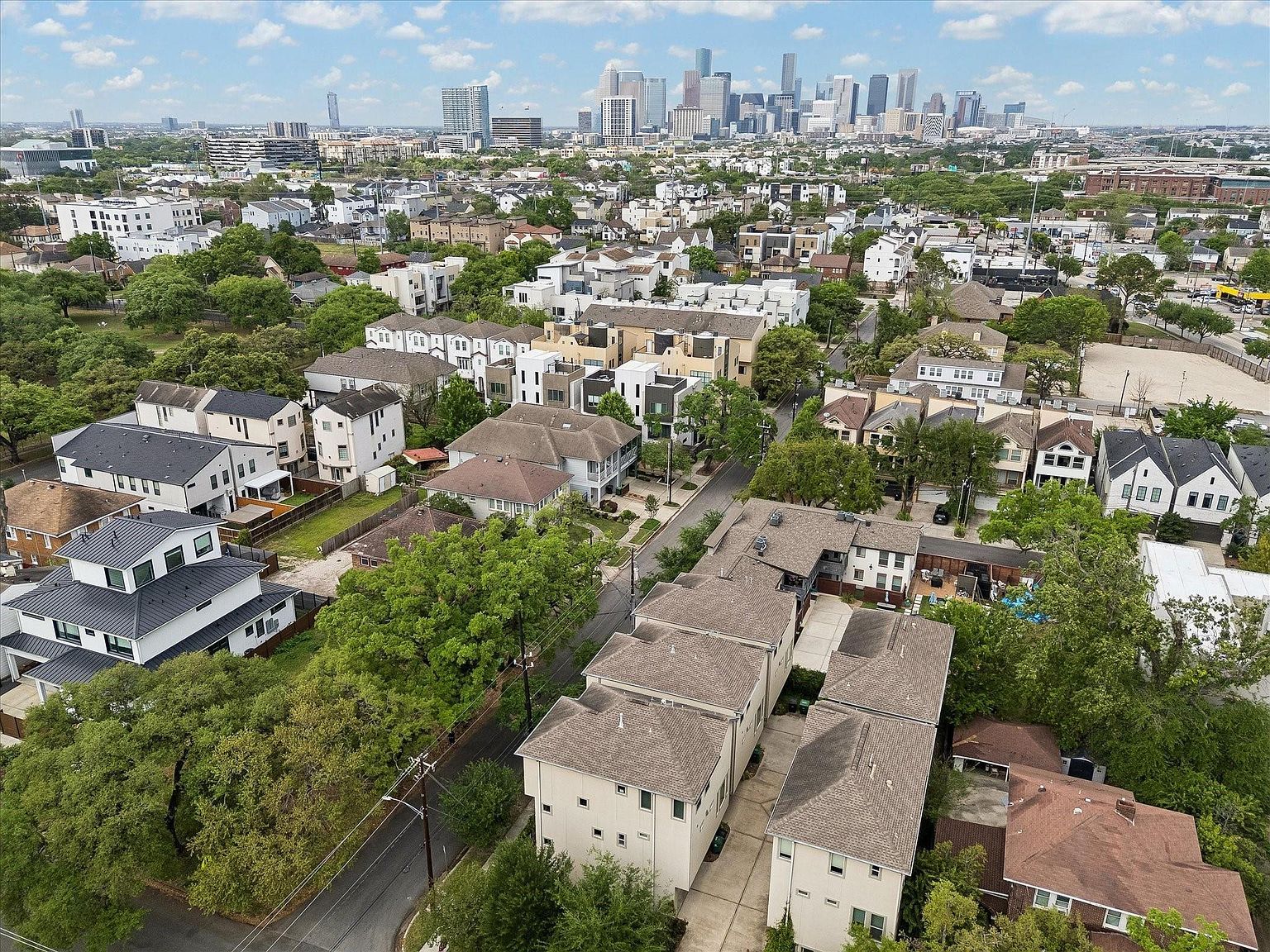 4833 Chenevert St Houston, TX 77004 - Thumbnail 3