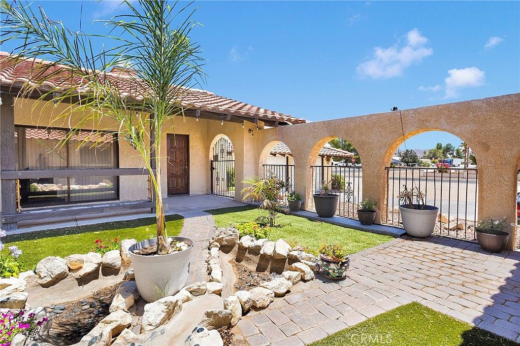 19678 Red Feather Rd Apple Valley, CA 92307 - Thumbnail 3