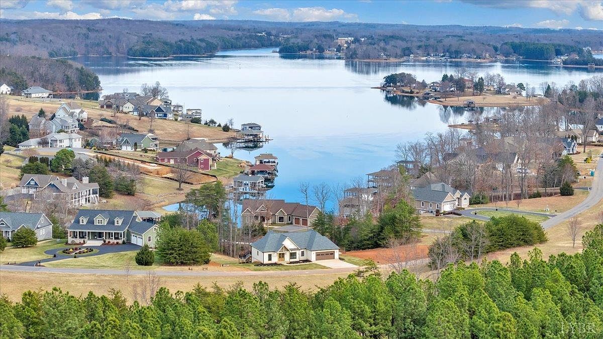 639 Compass Cove Cir Moneta, VA 24121 - Thumbnail 3