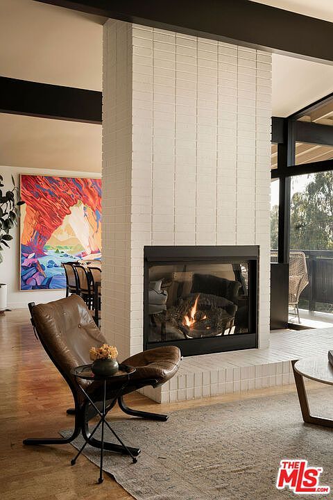 2825 La Cuesta Dr Los Angeles, CA 90046 - Thumbnail 3