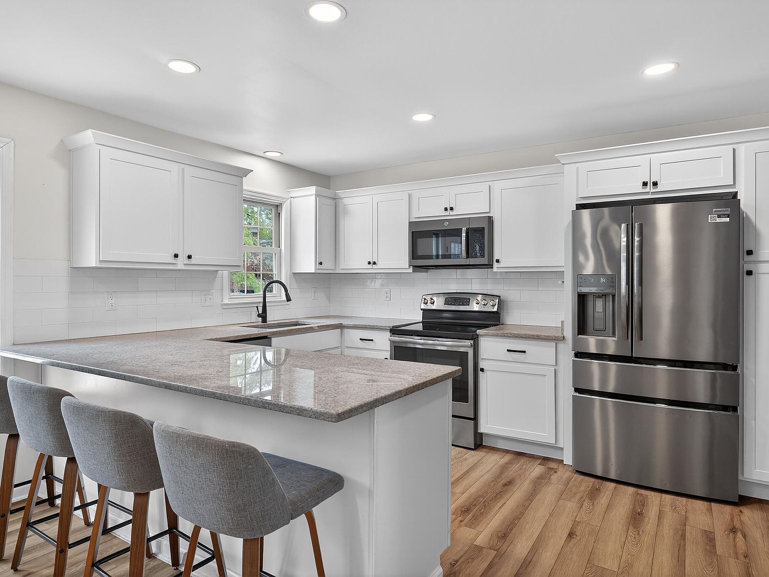 704 Rainwater Dr Lexington, KY 40515 - Thumbnail 3