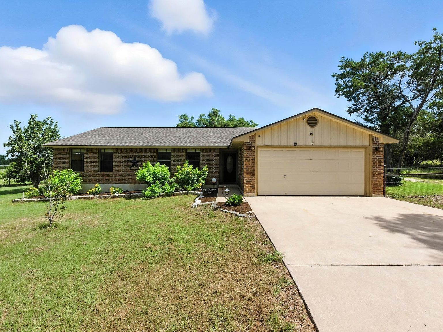 190 Carol Ann Dr Austin, TX 78737 - Thumbnail 3