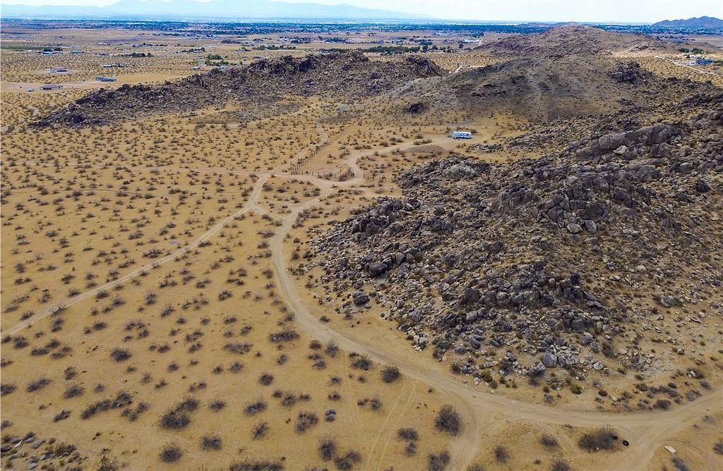 15 Laguna Seca Rd Apple Valley, CA 92307 - Thumbnail 3