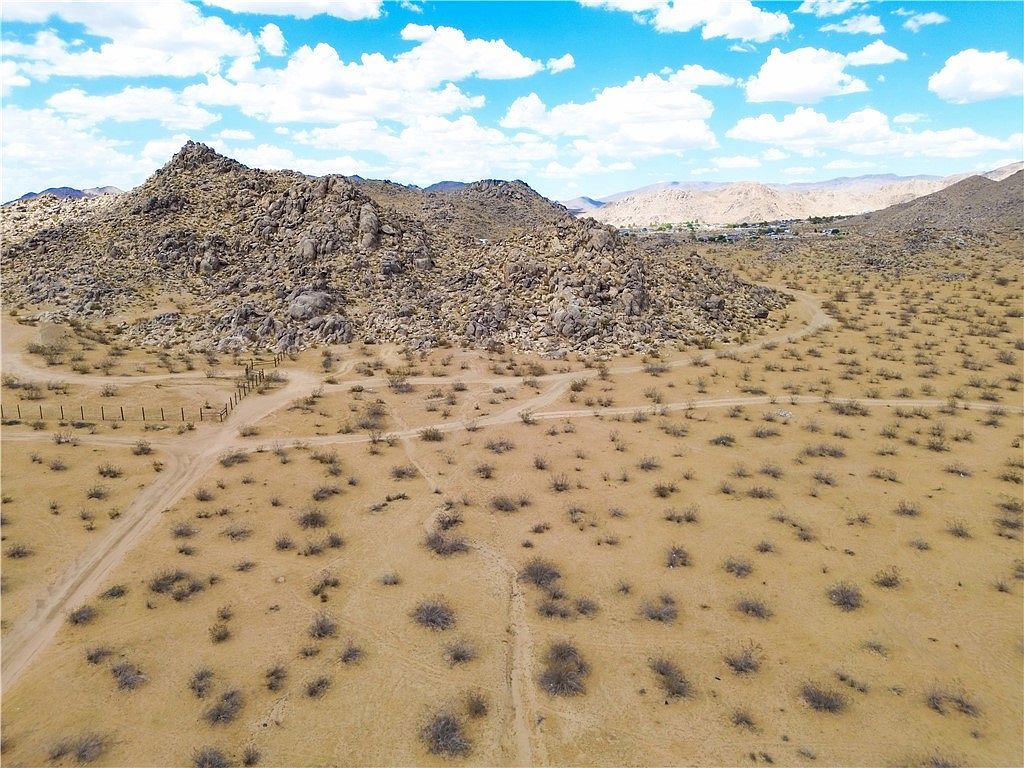 16 Laguna Seca Rd Apple Valley, CA 92307 - Thumbnail 3