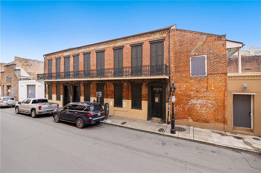 308 Burgundy St New Orleans, LA 70112 - Thumbnail 3