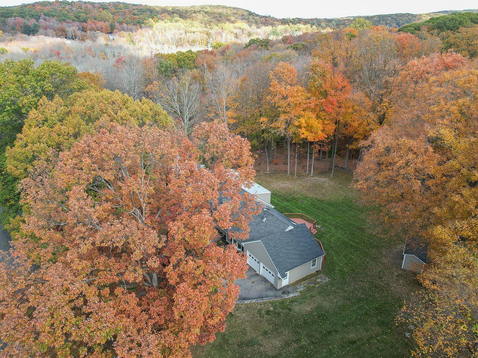 76 Sugarloaf Mountain Rd Ridgefield, CT 06877 - Thumbnail 3