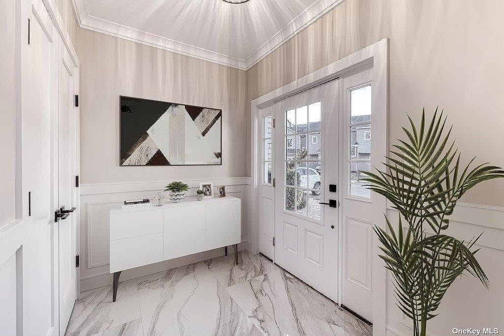 9 Ocean Watch Ct Freeport, NY 11520 - Thumbnail 3