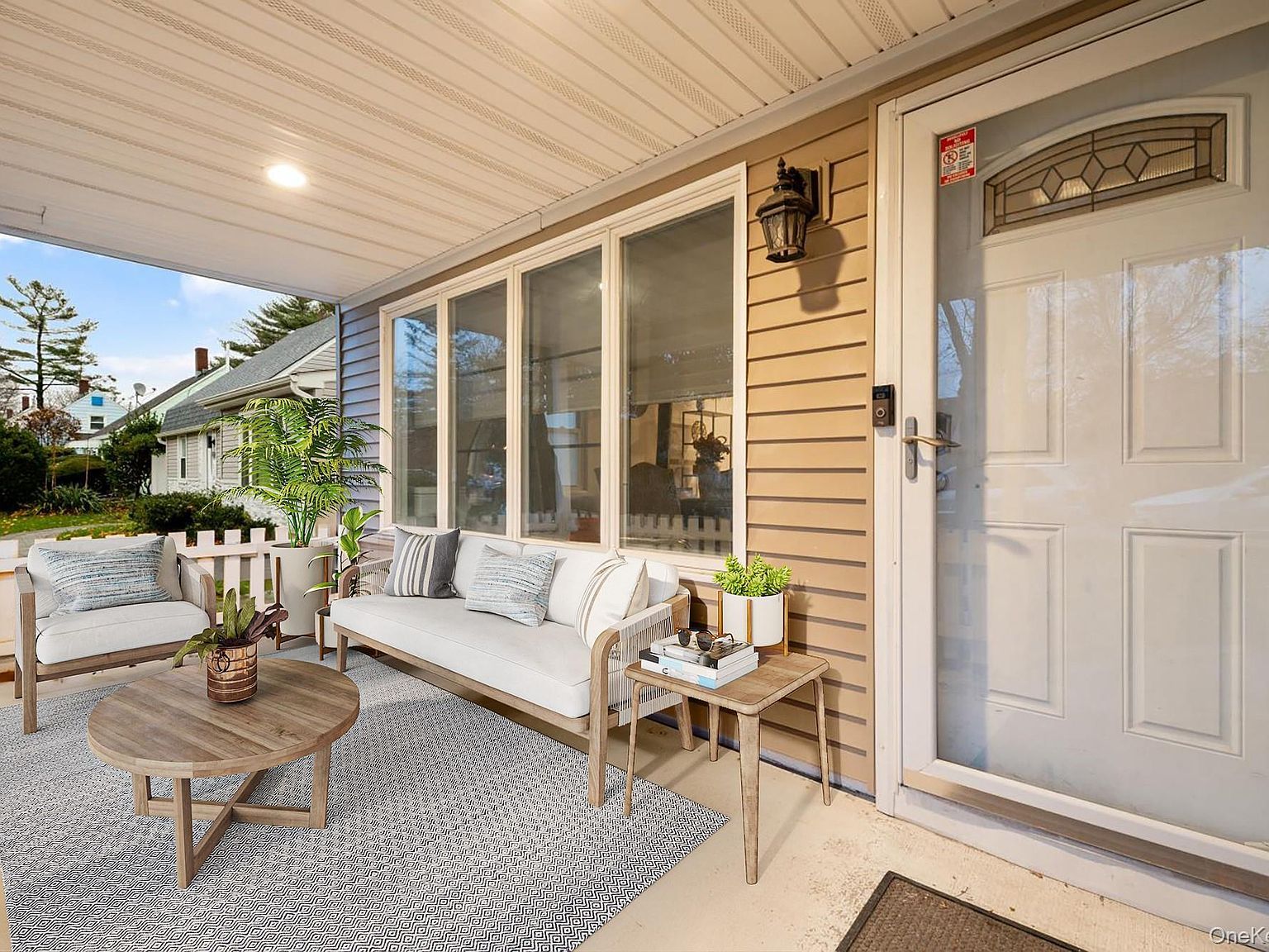 670 Mason St Westbury, NY 11590 - Thumbnail 3