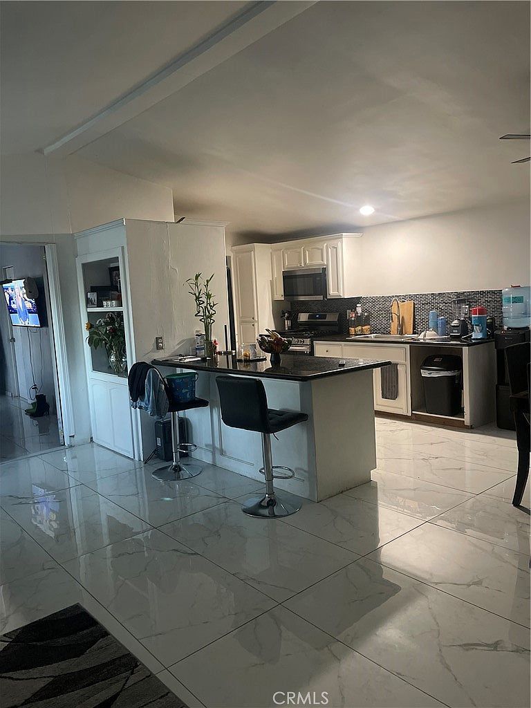 4242 Gatson St Bakersfield, CA 93314 - Thumbnail 3