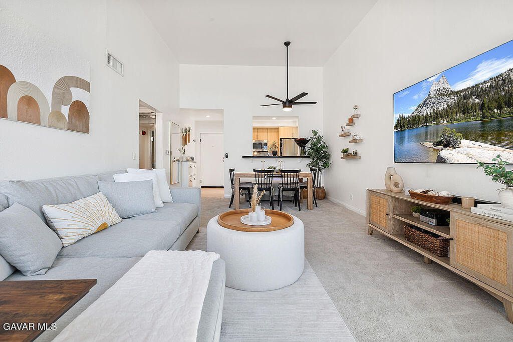 7826 Topanga Canyon Blvd APT 301 Canoga Park, CA 91304 - Thumbnail 3