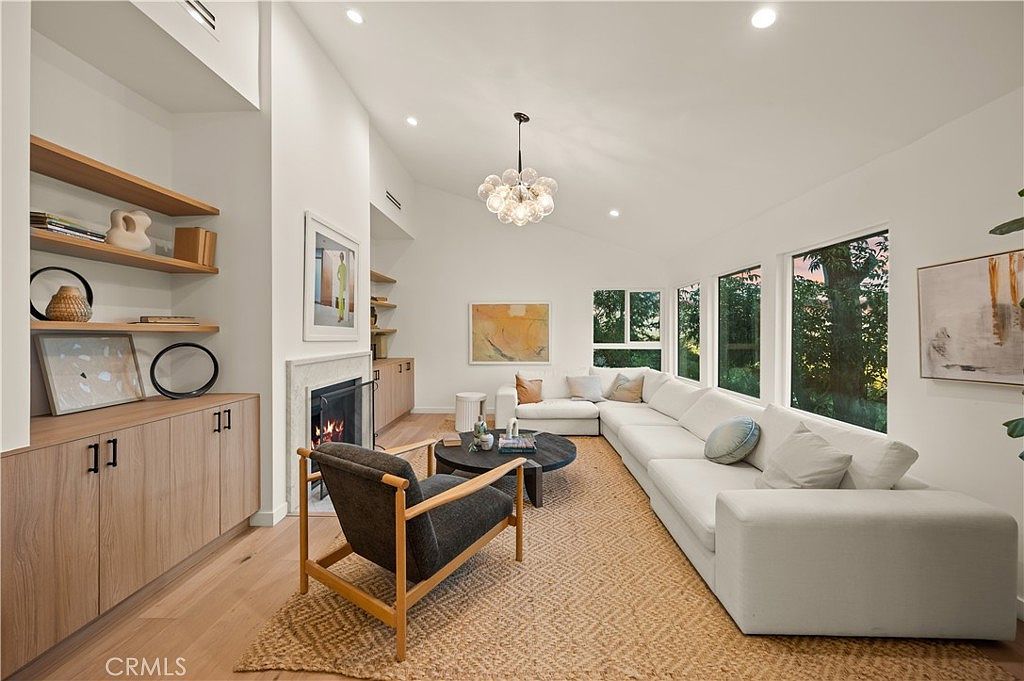 3947 Sumac Dr Sherman Oaks, CA 91403 - Thumbnail 3