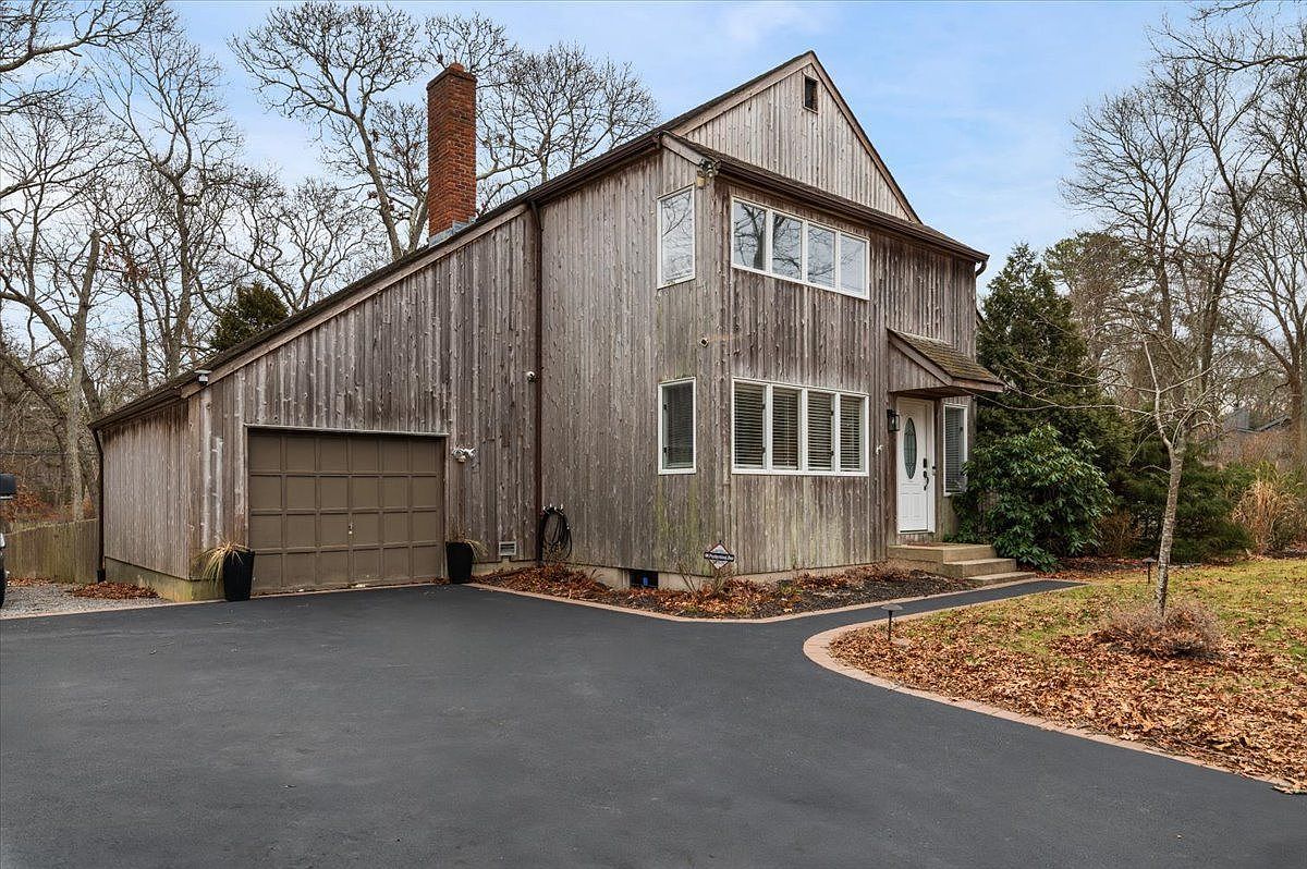 98 Squiretown Rd Hampton Bays, NY 11946 - Thumbnail 3