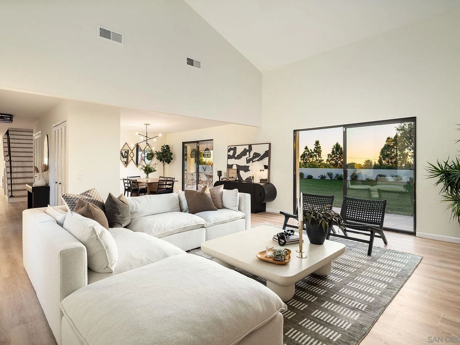 2524 Luciernaga St Carlsbad, CA 92009 - Thumbnail 3