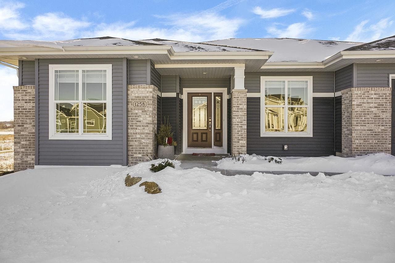 1258 Misty Forest Rd Sun Prairie, WI 53590 - Thumbnail 3