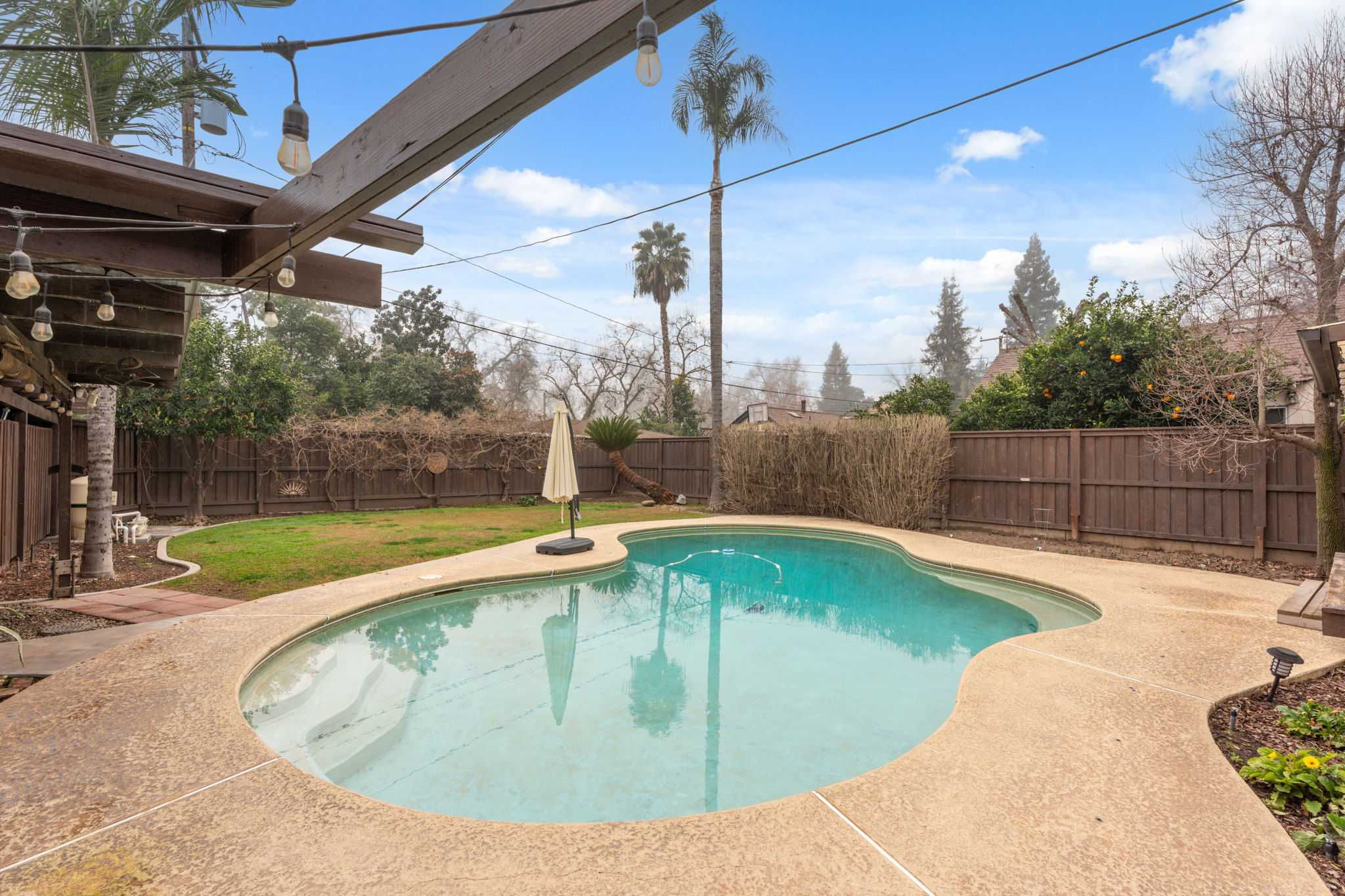 1313 W Beverly Dr, Visalia, CA, USA, 93277 - Thumbnail 3