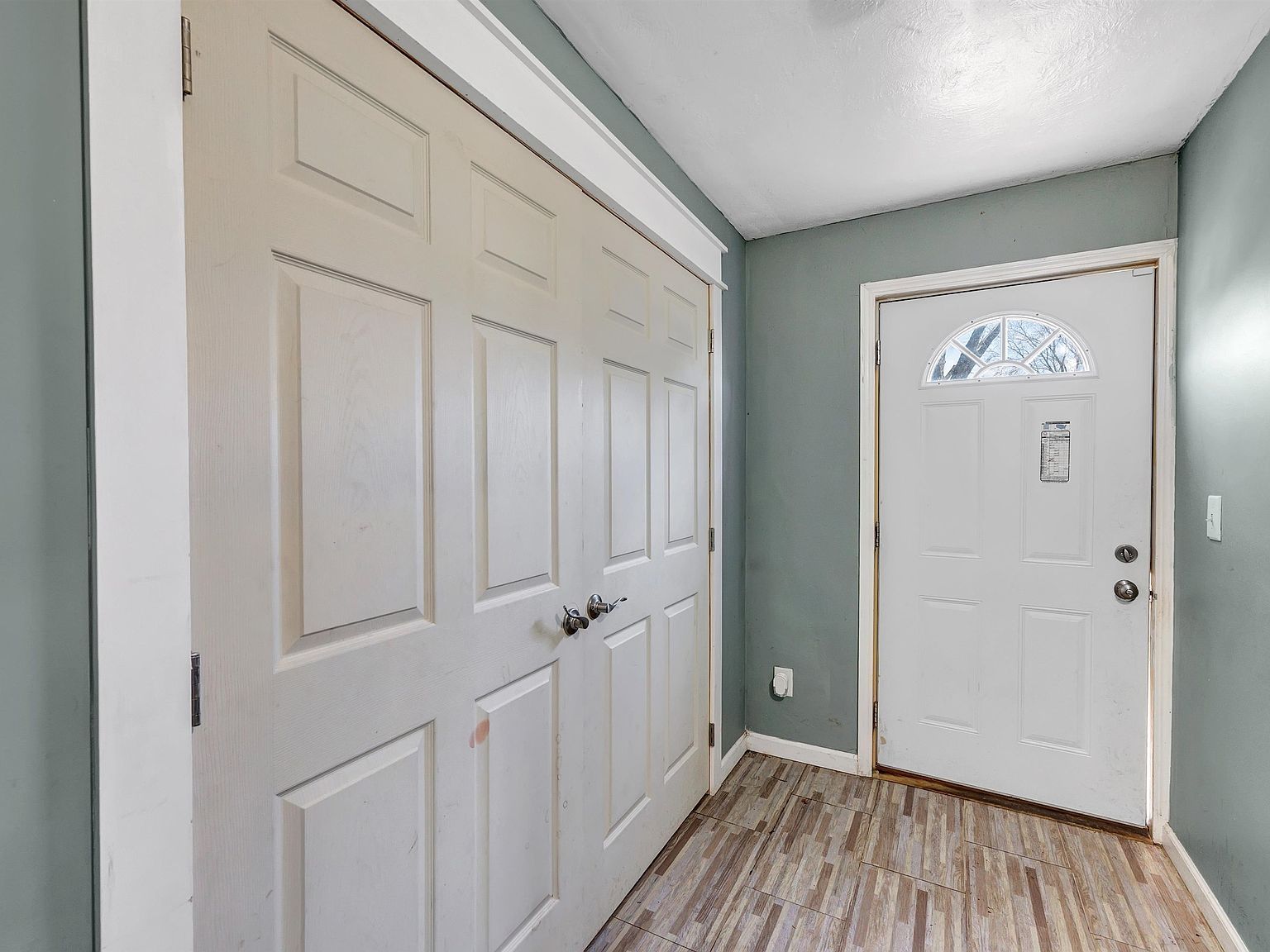 601 E Kalb Ave Green Bay, WI 54301 - Thumbnail 3