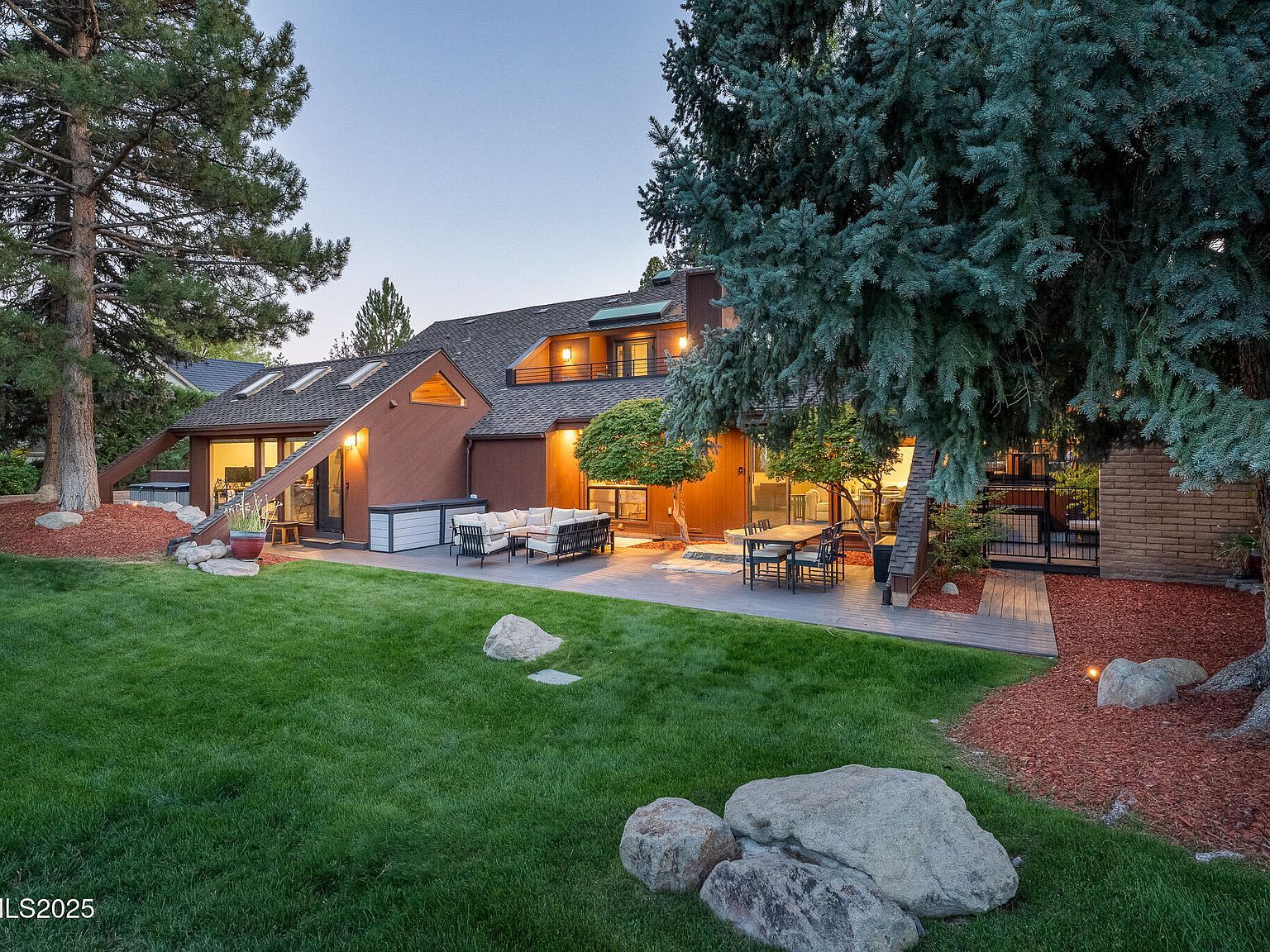 2521 Lake Ridge Shores Cir Reno, NV 89519 - Thumbnail 3