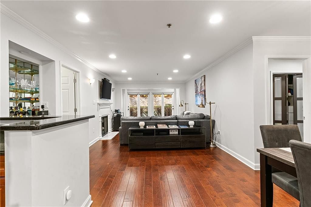 3203 Lenox Rd NE APT 1 Atlanta, GA 30324 - Thumbnail 3