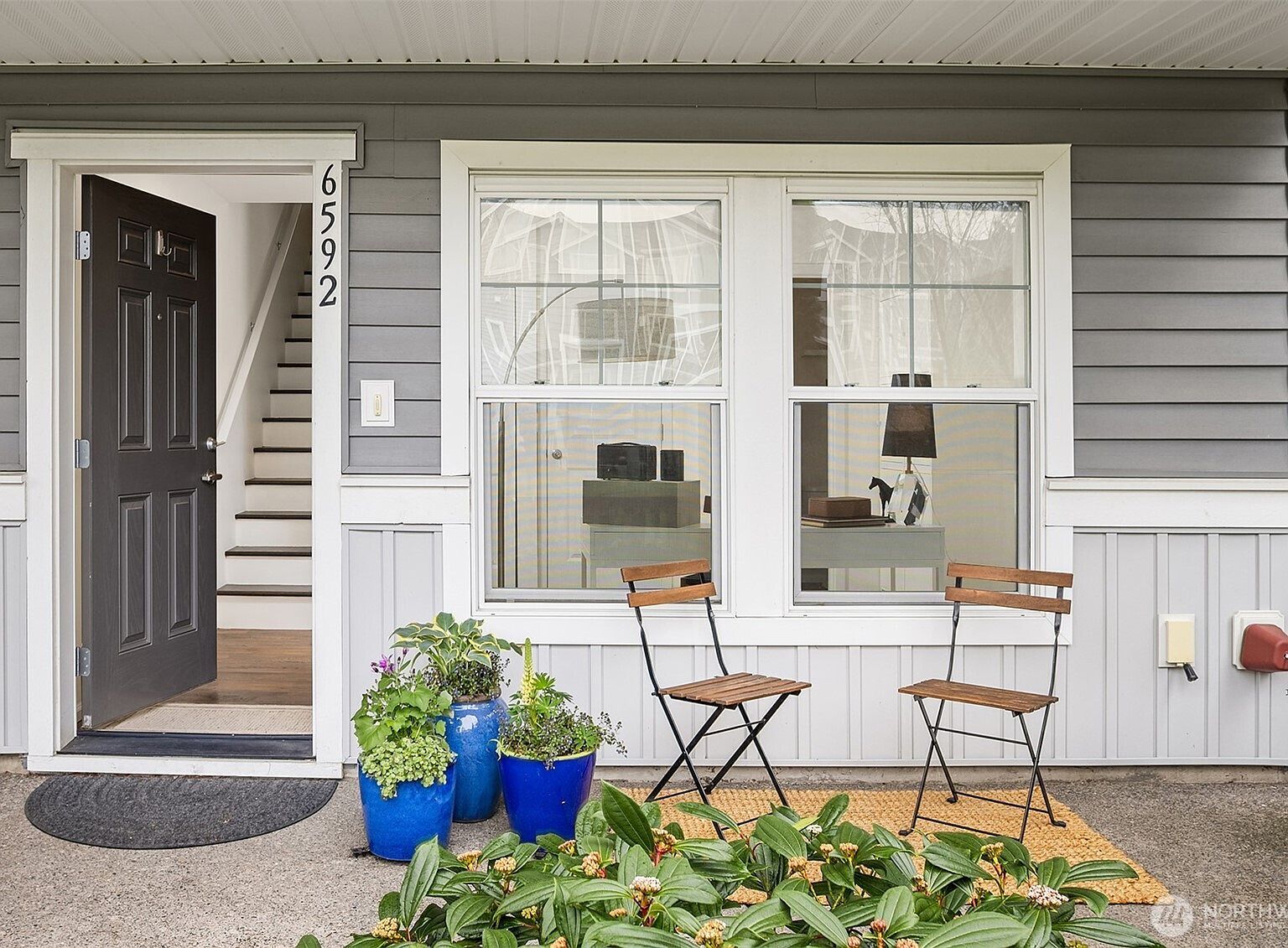 6592 High Point Dr SW Seattle, WA 98126 - Thumbnail 3