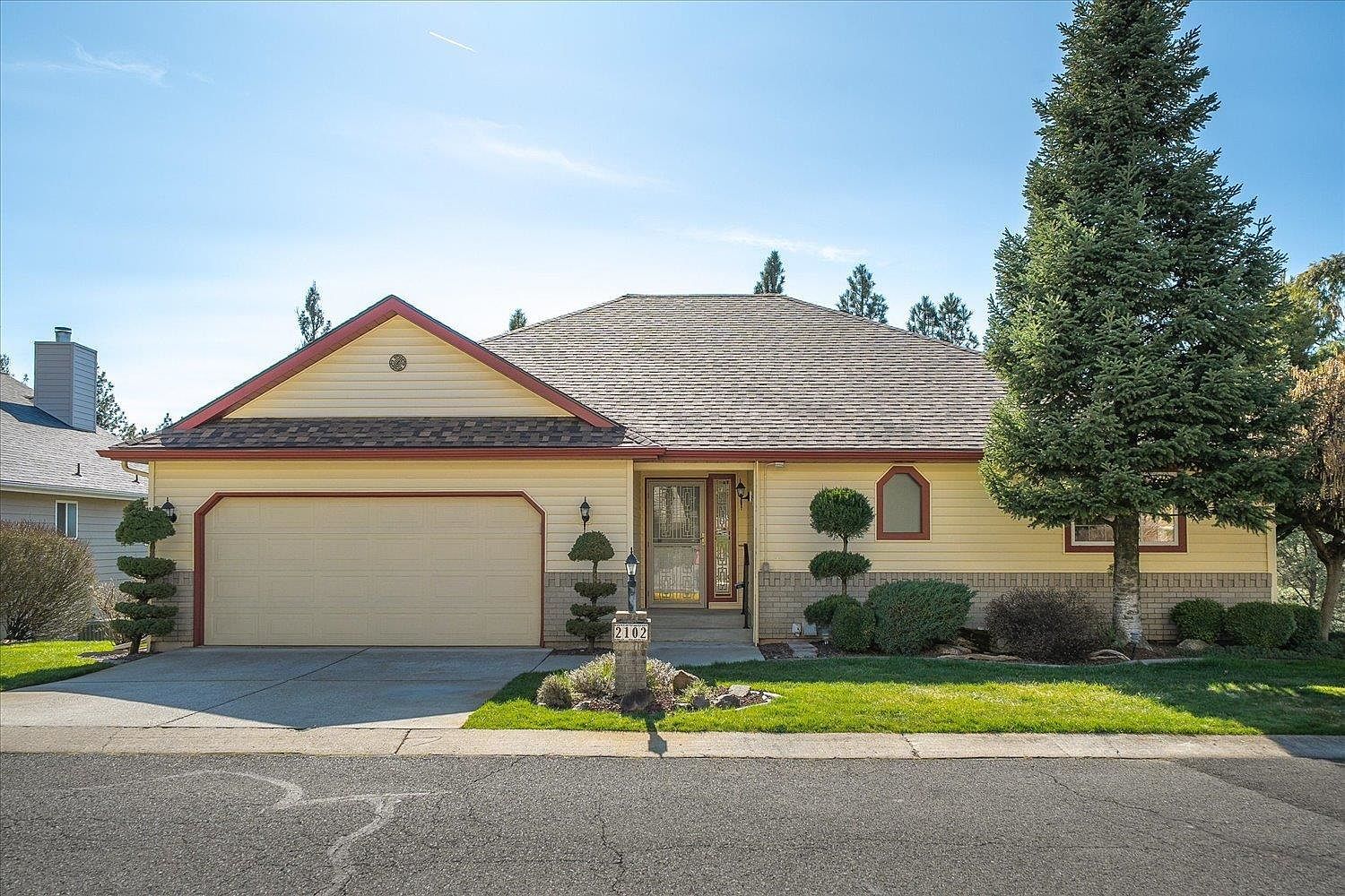 2102 E Dunbar Ln Spokane, WA 99223 - Thumbnail 3