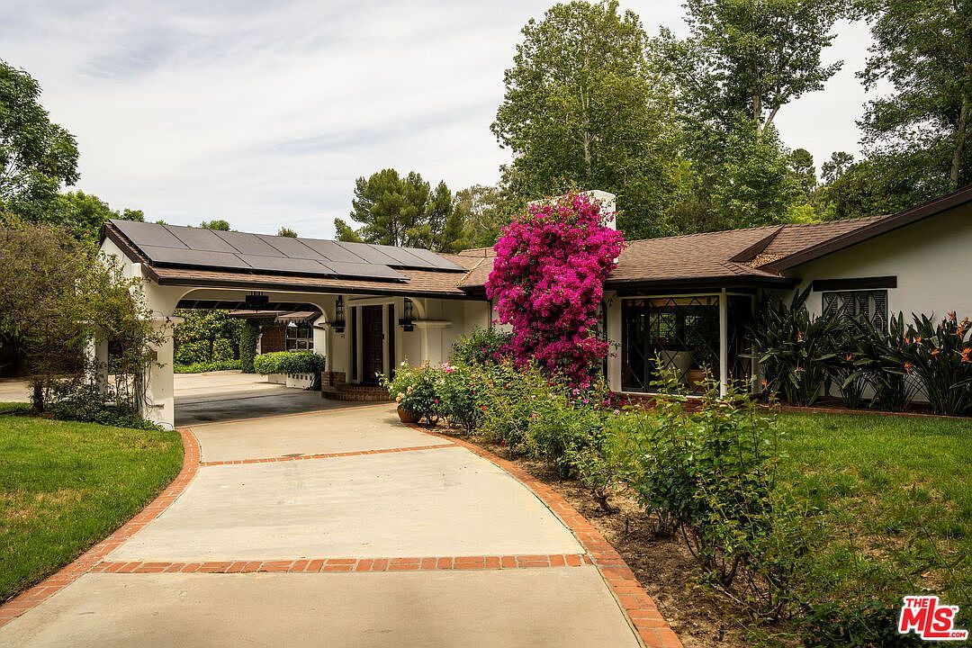 4860 Vanalden Ave Tarzana, CA 91356 - Thumbnail 3