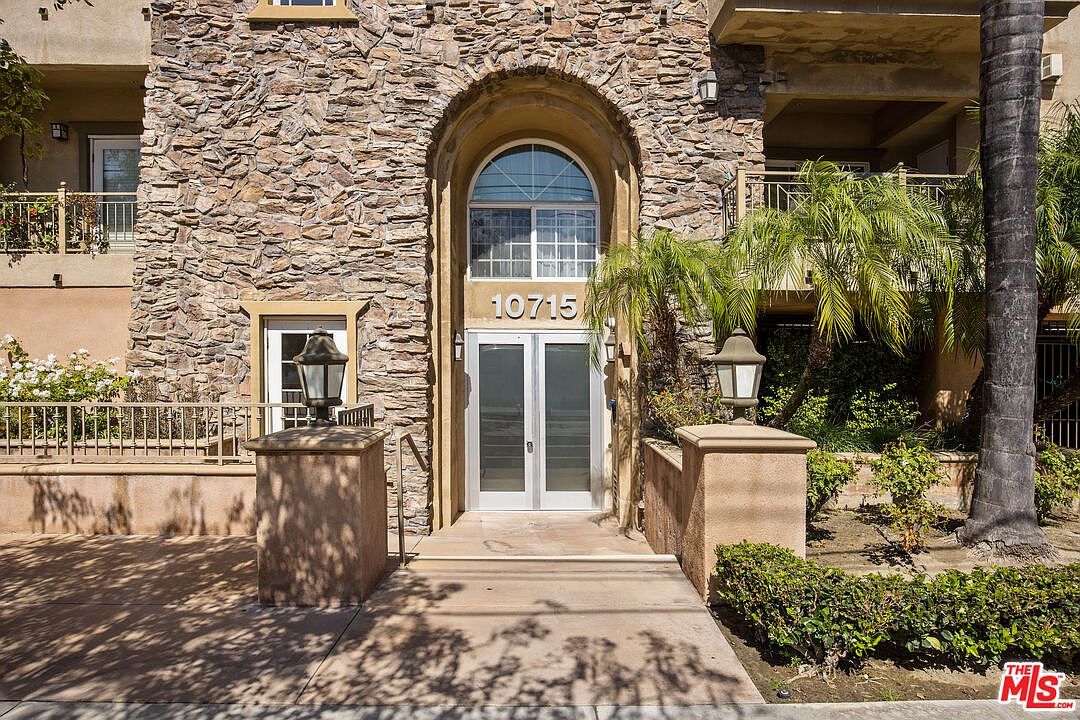 10715 Camarillo St UNIT 307 North Hollywood, CA 91602 - Thumbnail 3