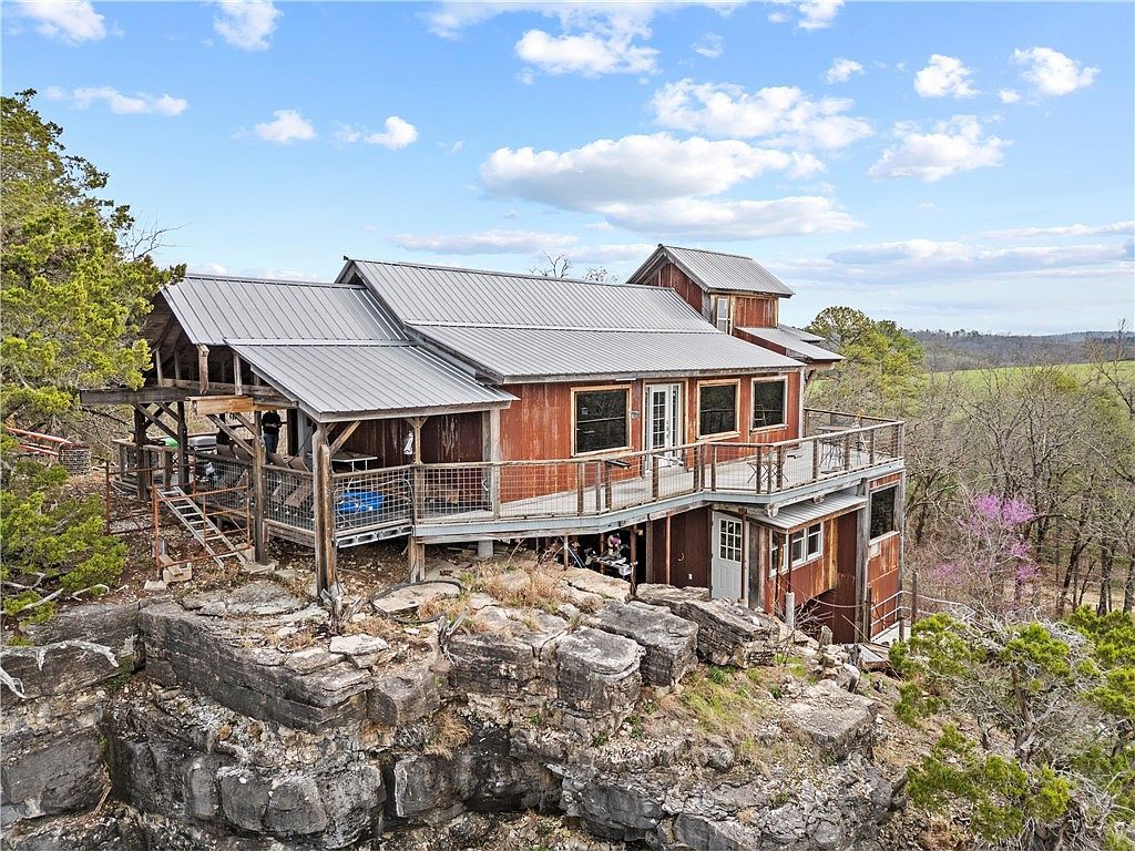 100 Tazewell Norfork, AR 72658 - Thumbnail 3