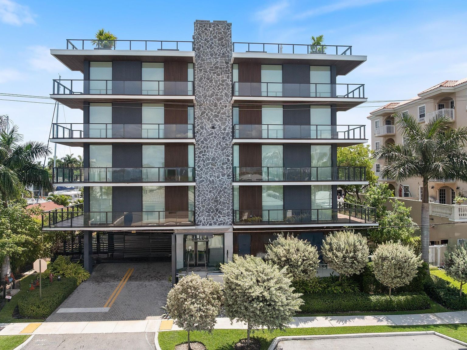 124 Hendricks Isle #Penthouse 401 Fort Lauderdale, FL 33304 - Thumbnail 3