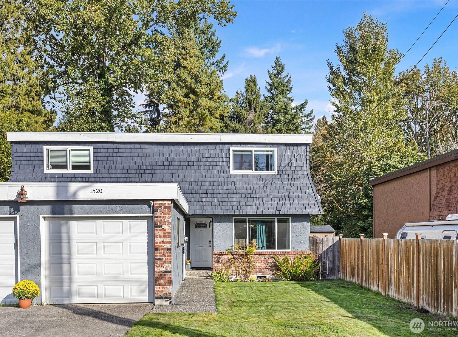 1518 NE 195th St Seattle, WA 98155 - Thumbnail 3