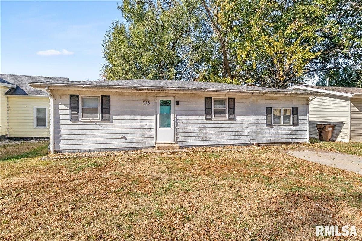 316 S Curtis St Edinburg, IL 62531 - Thumbnail 3