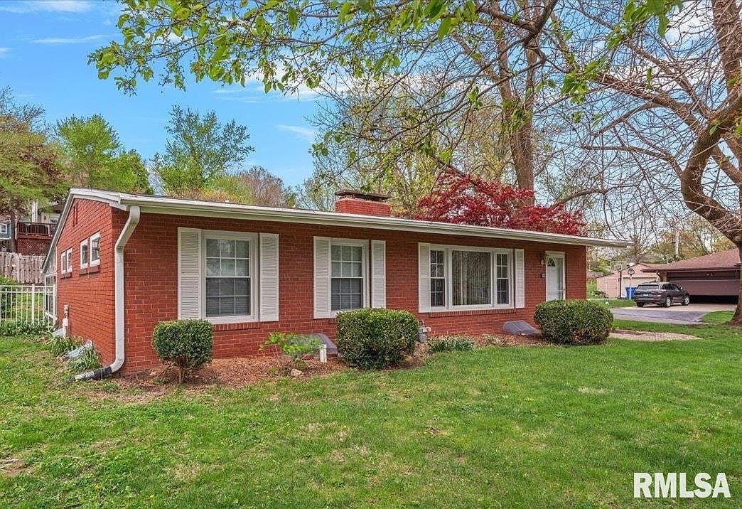 303 W Lincoln Ave Petersburg, IL 62675 - Thumbnail 3