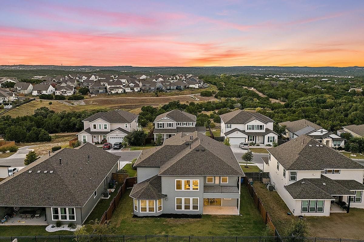 1265 Hazy Hills Loop Dripping Springs, TX 78620 - Thumbnail 3