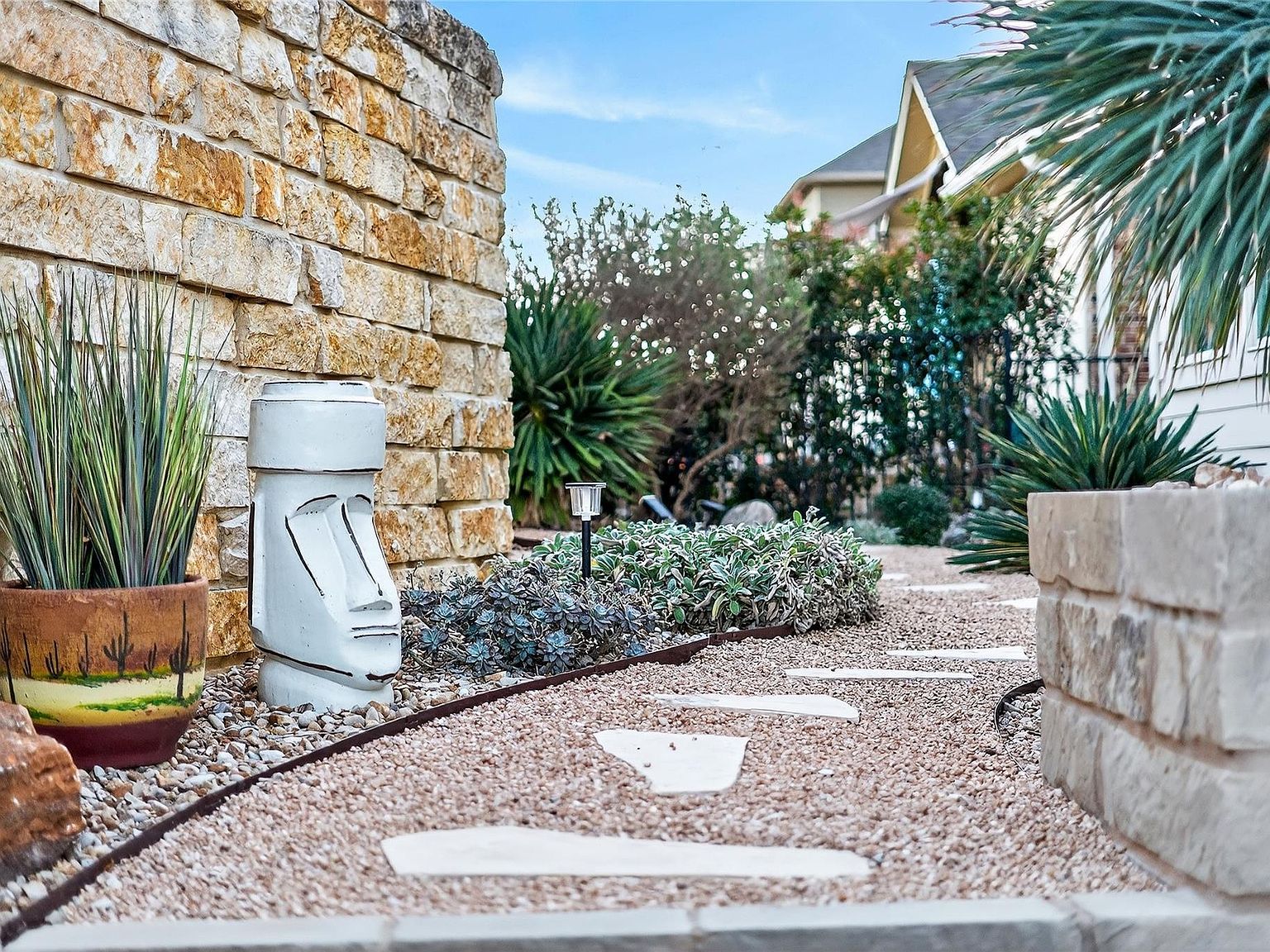 156 Village Oak Dr Austin, TX 78737 - Thumbnail 3