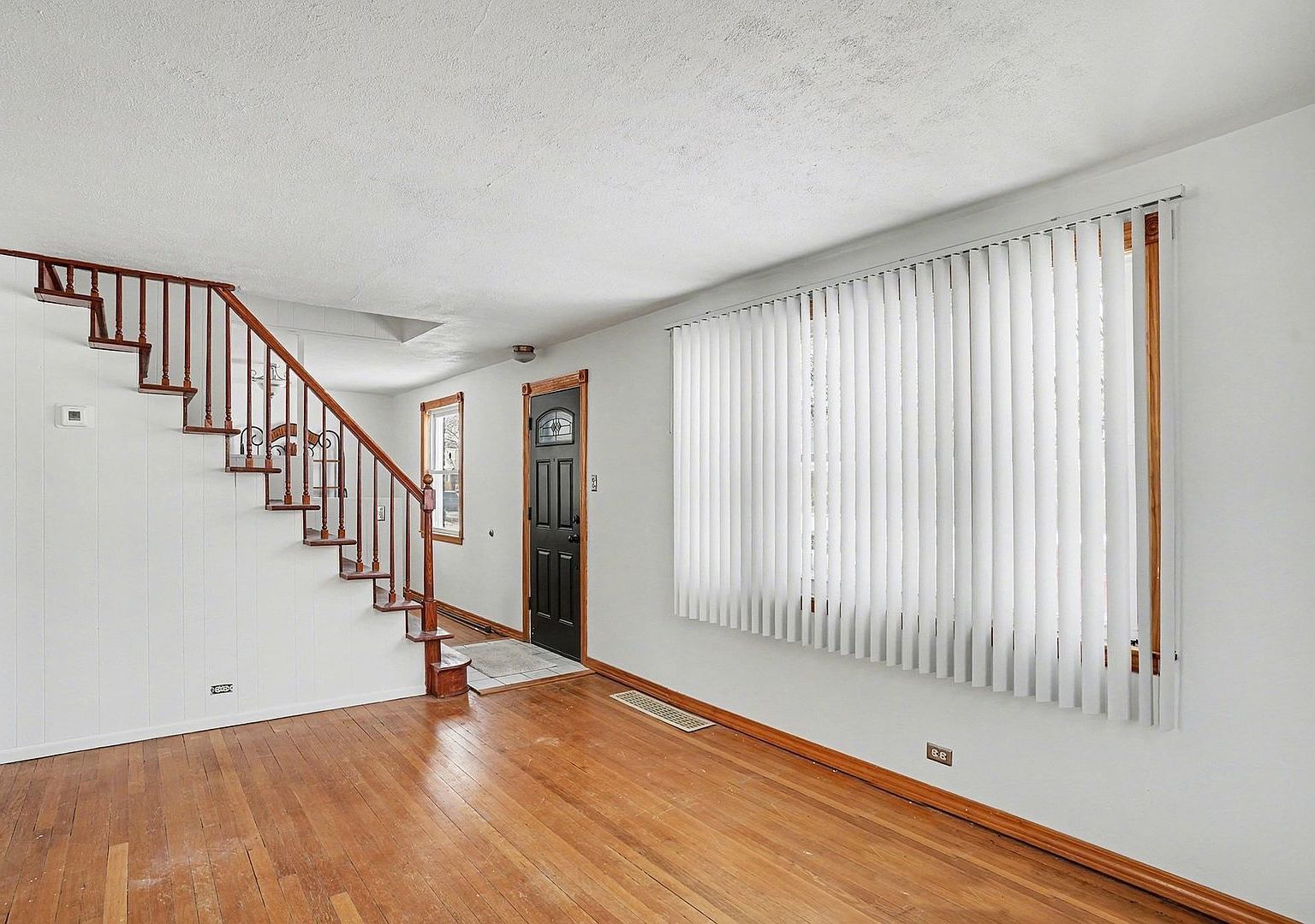 18009 Commercial Ave Lansing, IL 60438 - Thumbnail 3