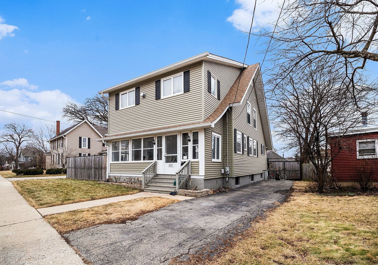 1017 W Highland Ave Elgin, IL 60123 - Thumbnail 3